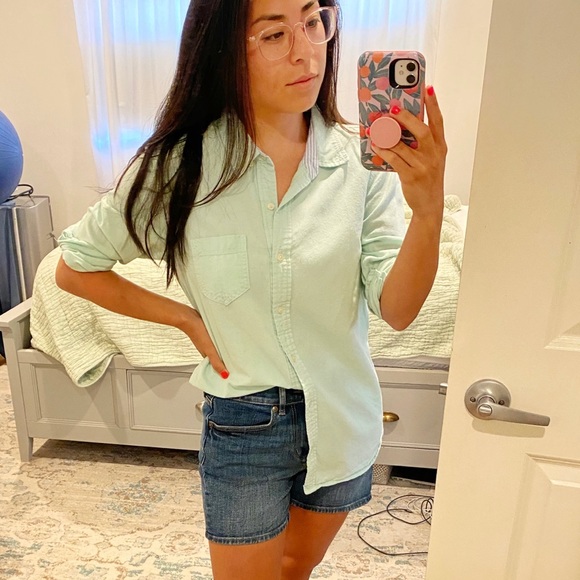 Gap boyfriend fit oxford button down - Picture 2 of 5